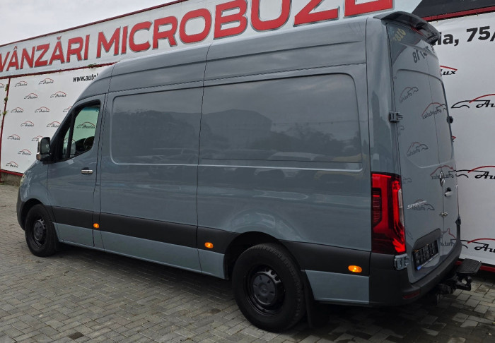 Mercedes Sprinter photo 3