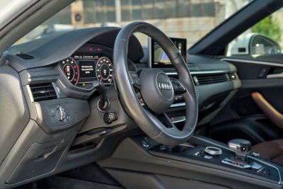 Audi A4, 2018 an photo 8