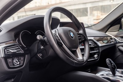 BMW 5 Series, 2018 an photo 6