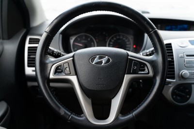 Hyundai i20, 2012 photo 7
