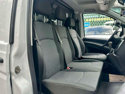 Mercedes Vito 113 photo 10