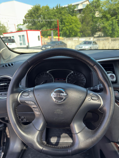Nissan Pathfinder an. 2013 photo 8