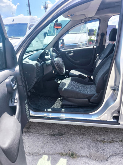 Opel Combo an. 2007 photo 8