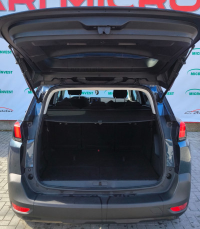 Peugeot 5008 an. 2018 photo 10