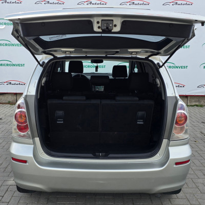 Toyota Corolla Verso an. 2005 photo 6