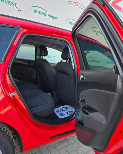 Opel Astra an. 2011 photo 8