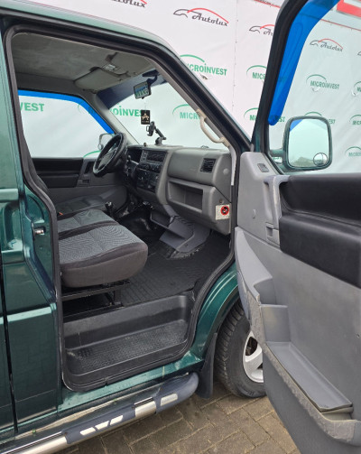 Volkswagen Caravella an. 2003 photo 7