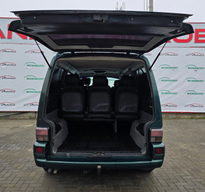 Volkswagen Caravella an. 2003 photo 9