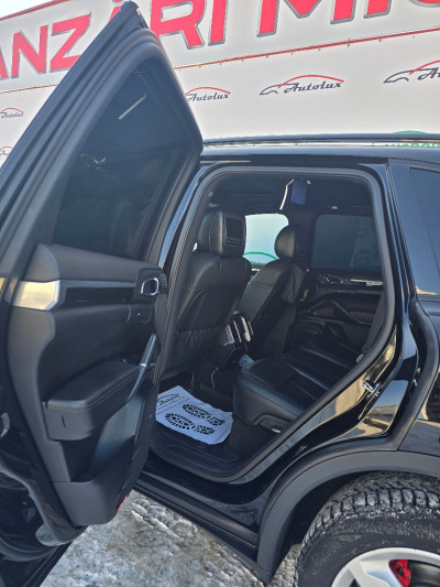 Porsche Cayenne an. 2012 photo 5