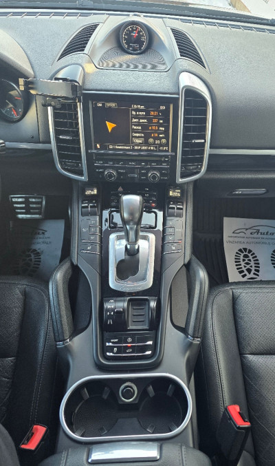 Porsche Cayenne an. 2012 photo 7