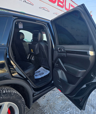 Porsche Cayenne an. 2012 photo 8