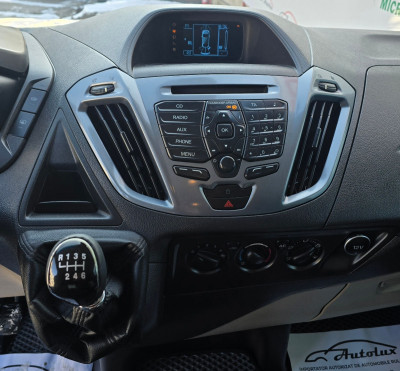 Ford Transit Custum photo 9