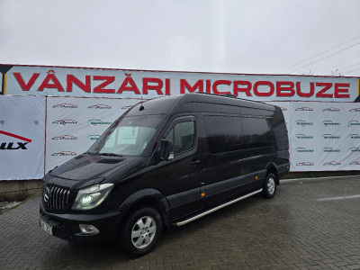 Mercedes Sprinter photo