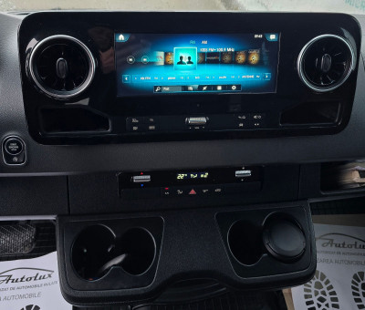 Mercedes Sprinter photo 9