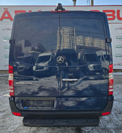 Mercedes Sprinter photo 9