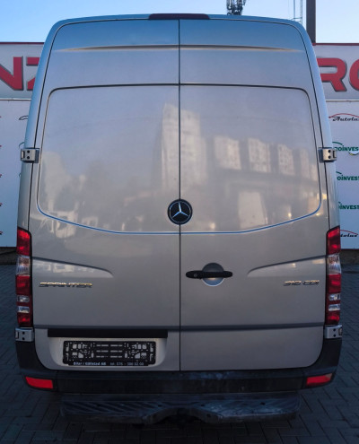 Mercedes Sprinter photo 8