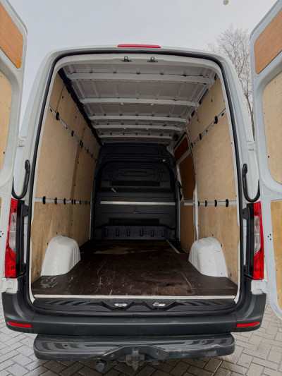 Mercedes Sprinter photo 9