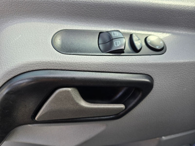 Mercedes Sprinter photo 13