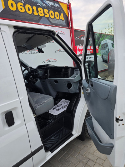 Ford Transit photo 7
