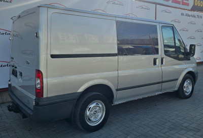 Ford Transit photo 4