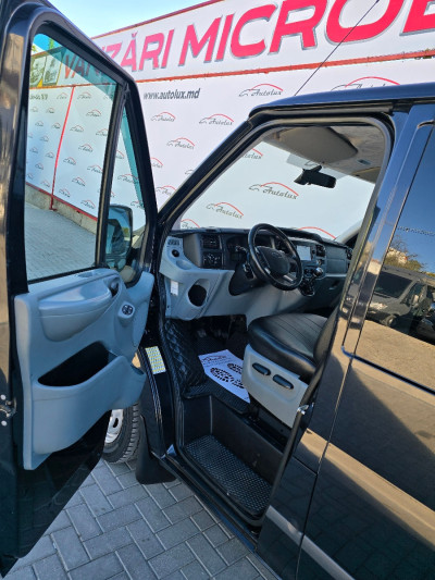 Ford Transit photo 6