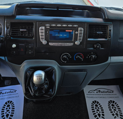 Ford Transit photo 6