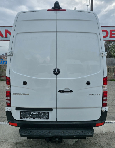 Mercedes Sprinter photo 11