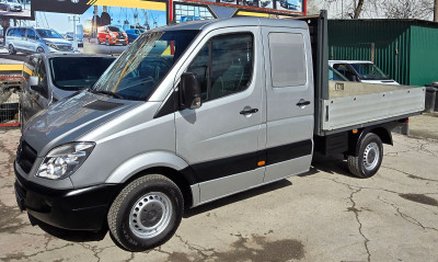 Mercedes Sprinter photo