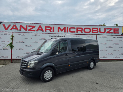 Mercedes Sprinter photo