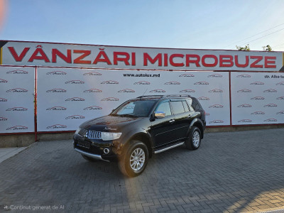 Mitsubishi Pajero photo