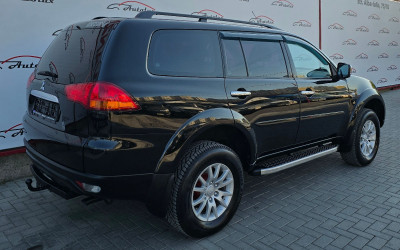 Mitsubishi Pajero photo 4