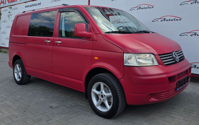 Volkswagen Transporter T5 photo 1