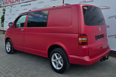 Volkswagen Transporter T5 photo 3