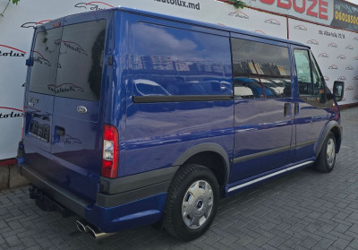 Ford Transit photo 4
