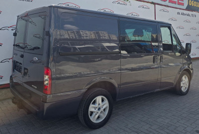 Ford Transit photo 4