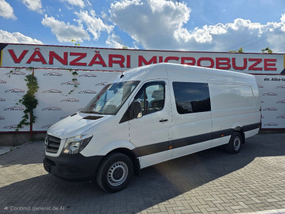 Mercedes Sprinter photo