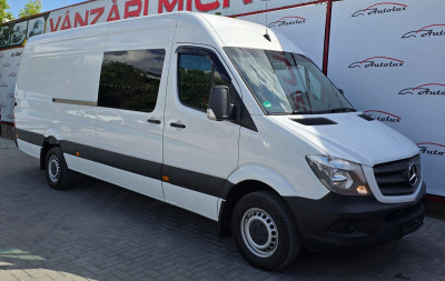 Mercedes Sprinter photo 1