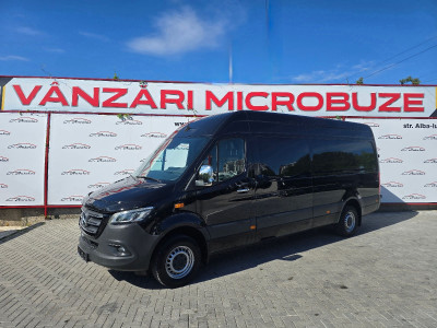 Mercedes Sprinter photo