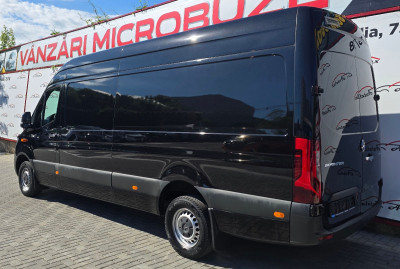 Mercedes Sprinter photo 3
