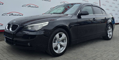 BMW 5 Series photo 2