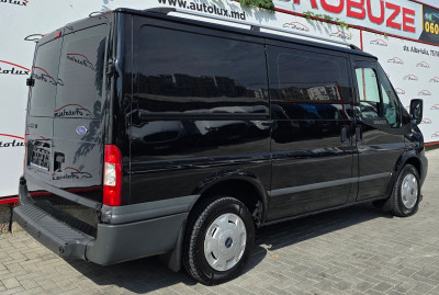 Ford Transit photo 4
