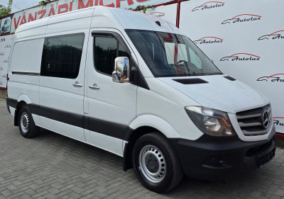 Mercedes Sprinter photo 1