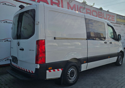 Mercedes Sprinter photo 4