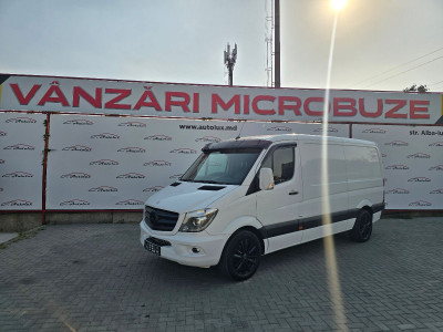 Mercedes Sprinter photo